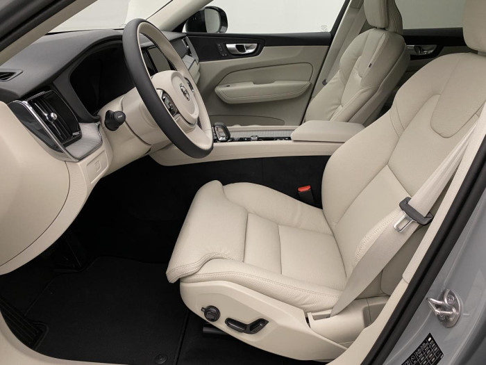 Volvo XC60 B4 AWD AUT DARK PLUS 2.0 Plus
