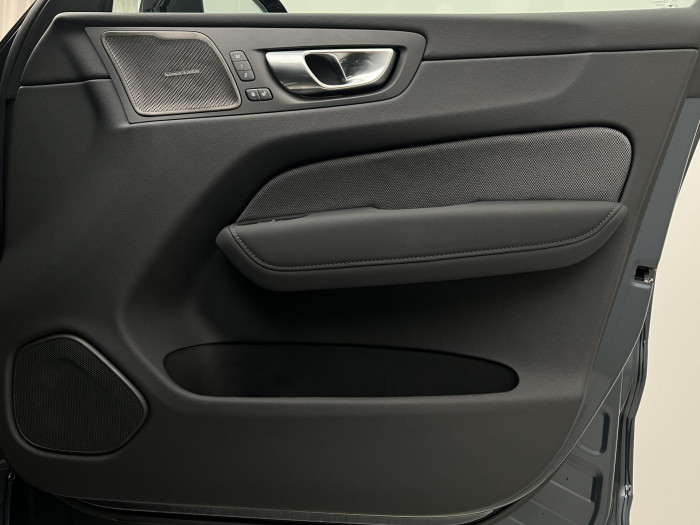 Volvo XC60 B5 AWD BLACK EDITION PLUS AUT