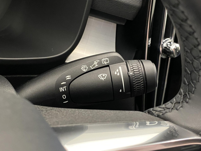 Volvo XC40 B3 DARK PLUS AUT CZ