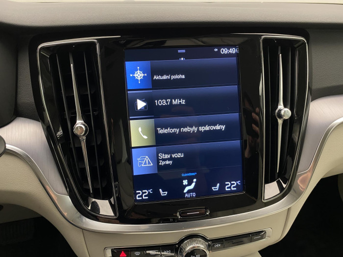 Volvo V60 CC D4 AWD MOMENTUM AUT CZ 2.0 d CC CC Momentum