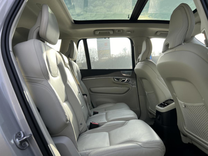 Volvo XC90 T8 AWD ULT. BRIGHT 7MÍSTNÁ Aut