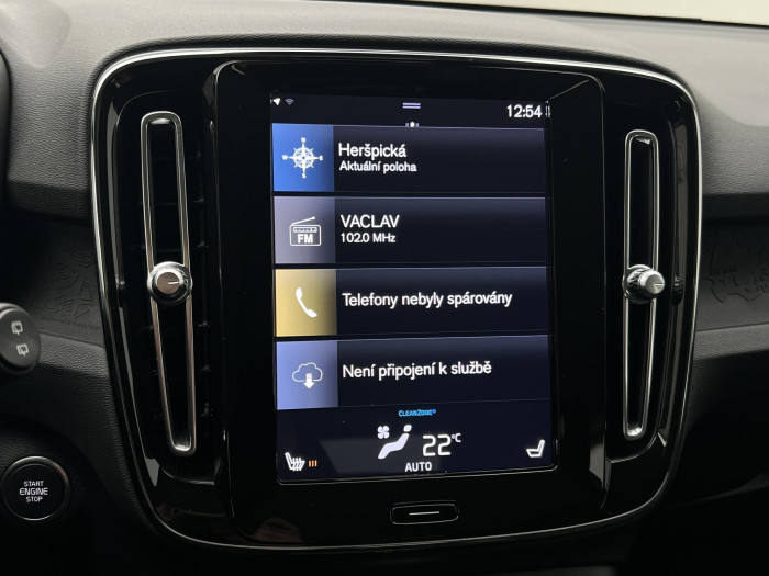 Volvo XC40 D4 AWD MOMENTUM PRO AUT CZ 2.0 d Momentum