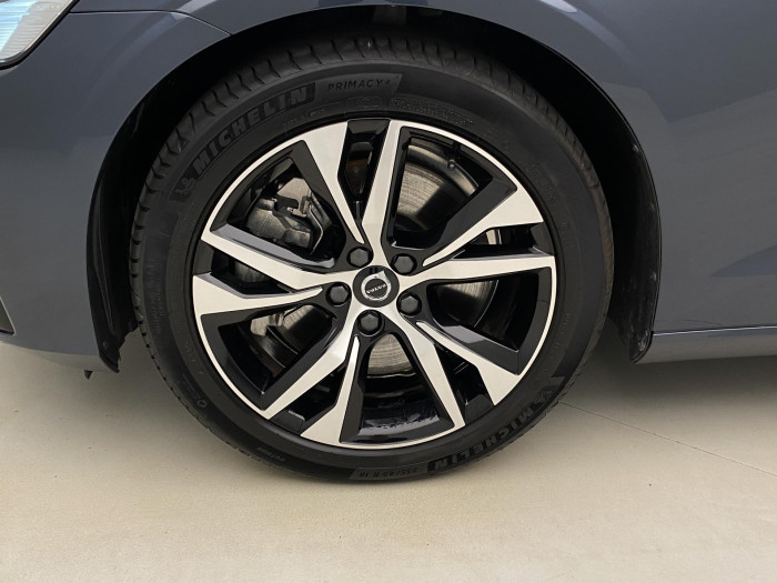 Volvo S60 B5 AWD ULTIMATE DARK AUT 1.maj