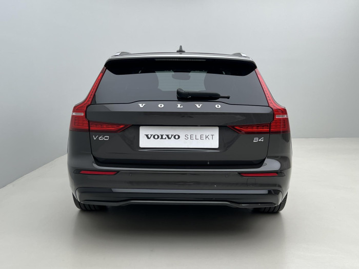 Volvo V60 B4 PLUS DARK AUT 1.maj.