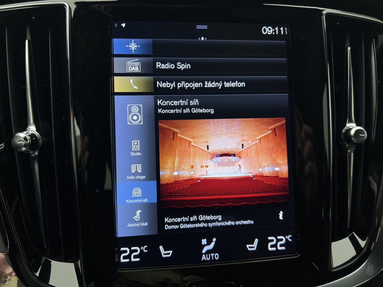 Volvo V60 B3 R-DESIGN AUT 1.maj.