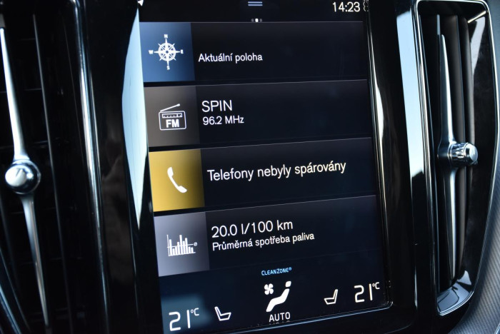Volvo XC60 D4 AWD R-DESIGN AUT REZERVACE 2.0 d