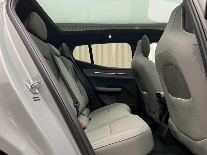 Volvo EX30 CC PURE ELECTRIC TWIN MOTOR UL CC CC