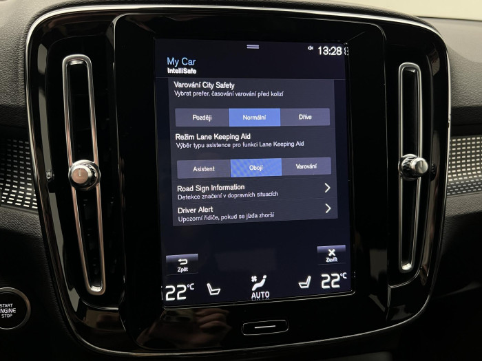 Volvo XC40 T5 RECHARGE R-DESIGN AUT