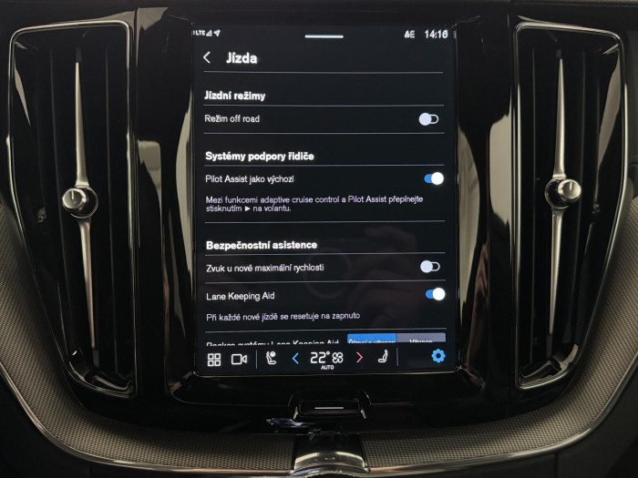 Volvo XC60 B5 AWD ULTIMATE REZERVACE