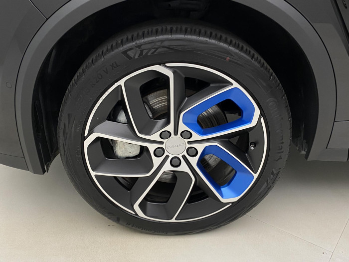 Lynk & Co 01 PHEV DCT AUT 1.maj