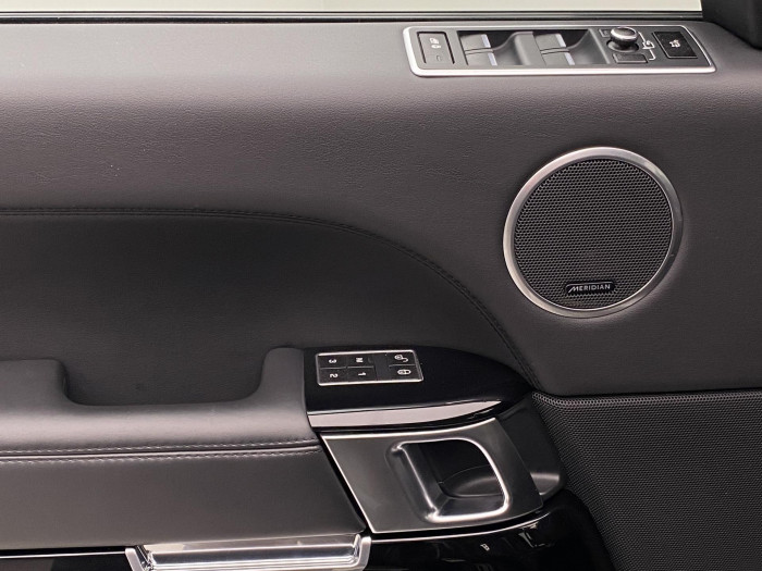 Land Rover Range Rover 4.4 SDV8 VOGUE AWD REZERVACE