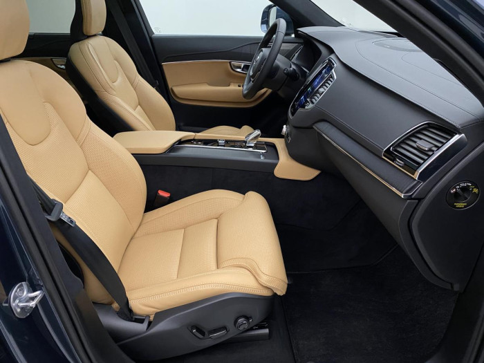 Volvo XC90 T8 AWD BRIGHT ULT REZERVACE