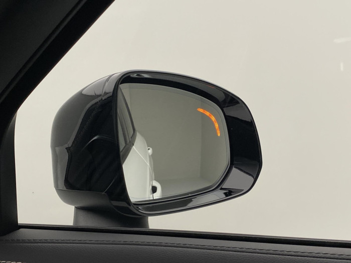 Volvo XC90 B6 AWD R-DESIGN REZERVACE