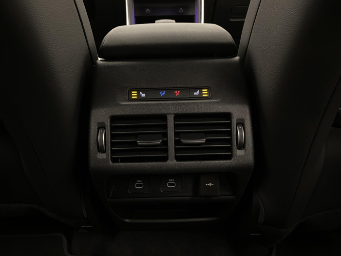 Land Rover Discovery Sport D200 R-DYNAMIC SE AWD AUT 2.0 d Dynamic SE