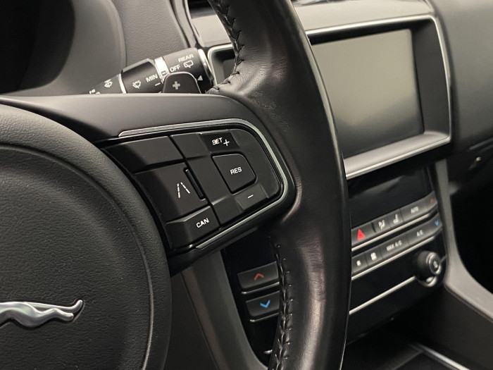 Jaguar F-Pace 25t AWD AUT