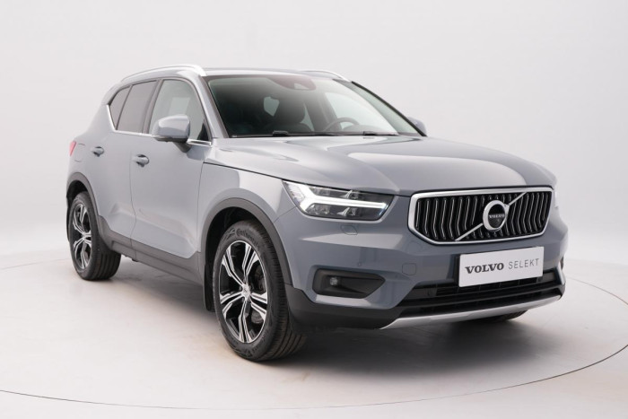 Volvo XC40 T5 RECHARGE REZERVACE