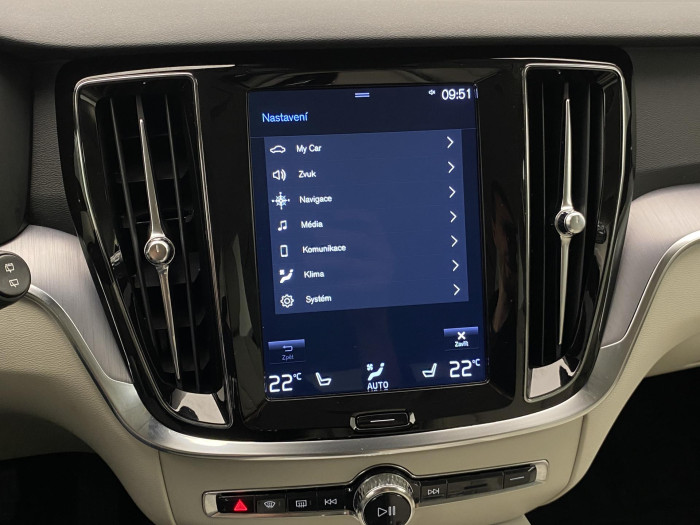 Volvo V60 CC D4 AWD MOMENTUM AUT CZ 2.0 d CC CC Momentum