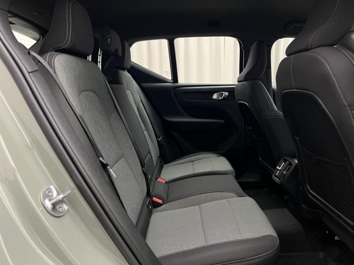 Volvo XC40 B4 AWD PLUS BRIGHT AUT CZ