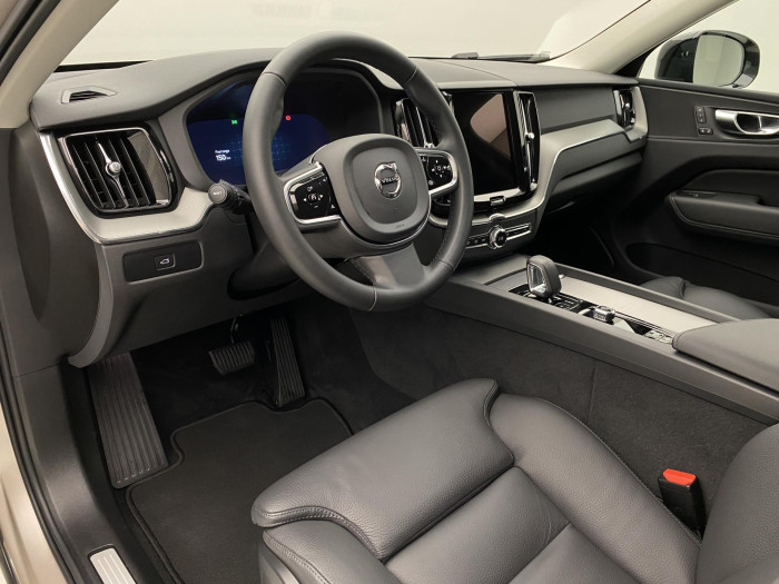 Volvo XC60 B5 AWD DARK PLUS AUT CZ