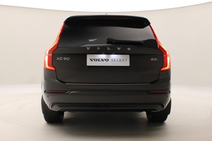 Volvo XC90 B5 AWD ULTIMATE DARK REZERVACE