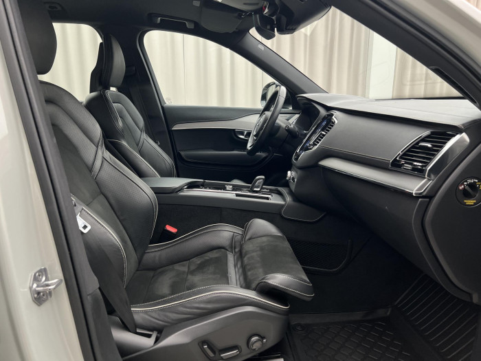 Volvo XC90 B5 AWD R-DESIGN 7MÍSTNÁ AUT CZ