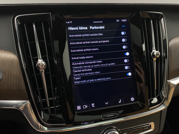 Volvo V90 T6 AWD RECHARGE REZERVACE