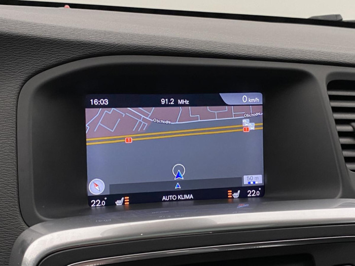 Volvo V60 D2 MOMENTUM REZERVACE 2.0 d Momentum