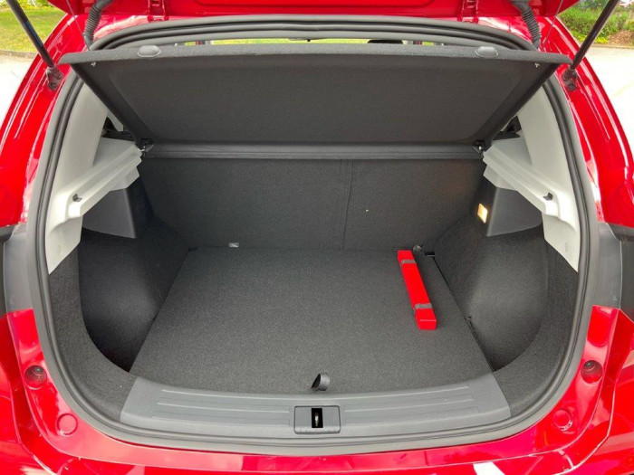 MG ZS EXCLUSIVE AUT. SKLADEM 1.0 Exclusive