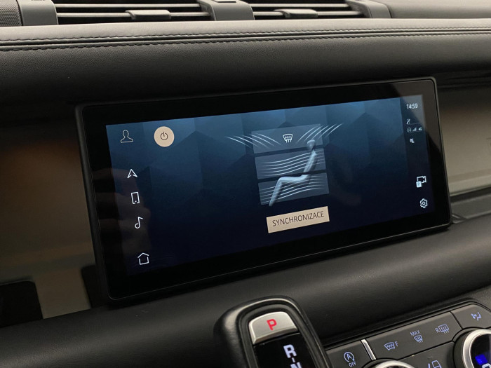 Land Rover Defender 110 P400 HSE AWD REZERVACE