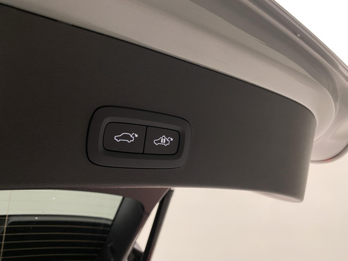 Volvo XC40 B3 AUT PLUS BLACK EDITION