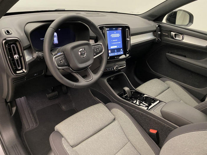 Volvo XC40 B3 AUT DARK PLUS