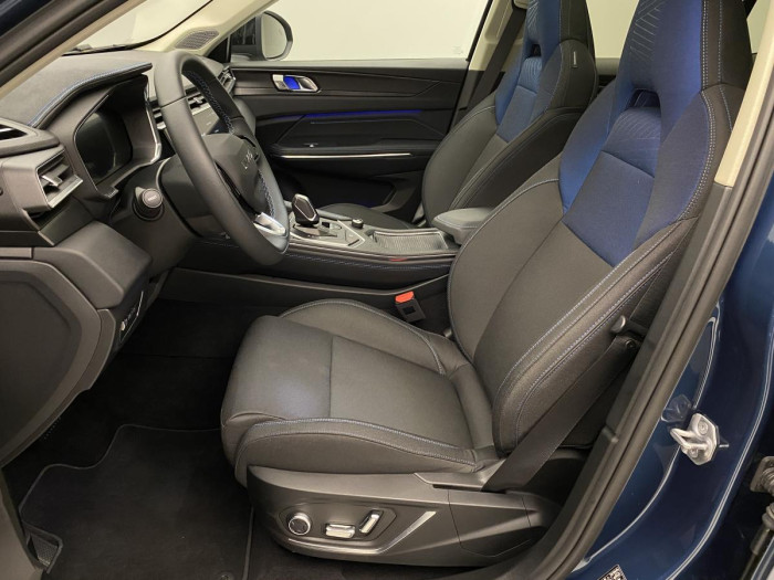 Lynk & Co 01 PHEV DCT AUT REZERVACE