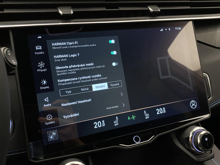 Lynk & Co 01 PHEV DCT REZERVACE