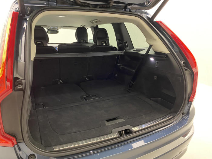 Volvo XC90 T8 AWD RECHARGE CORE 7míst