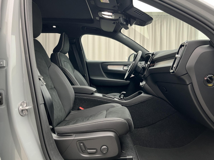 Volvo XC40 B4 DARK ULTRA AUT