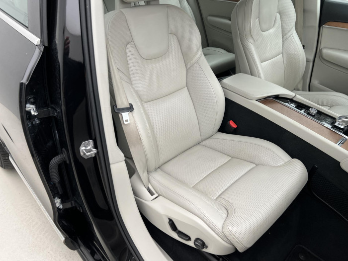 Volvo XC90 B5 AWD INSCRIPTION AUT CZ