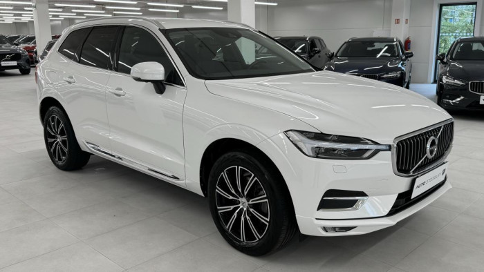 Volvo XC60 B5 AWD INSCRIPTION REZERVACE