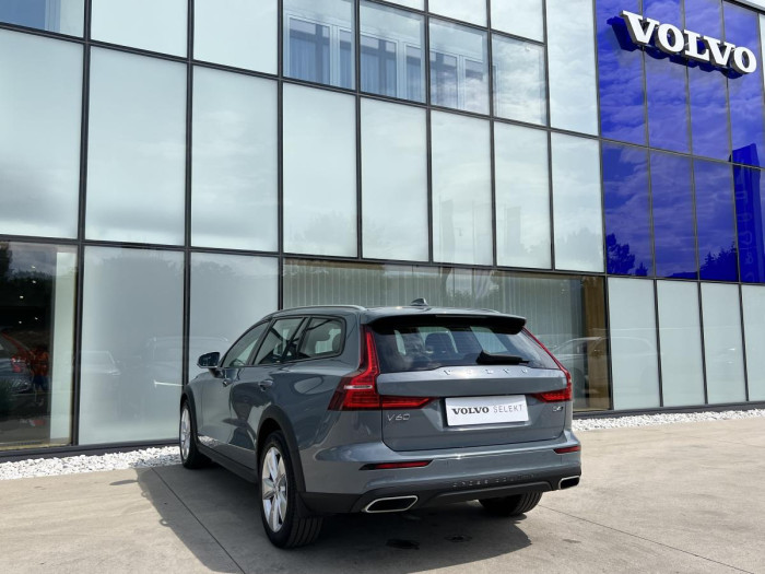 Volvo V60 CROSS COUNTRY B4 AWD Aut 1.maj