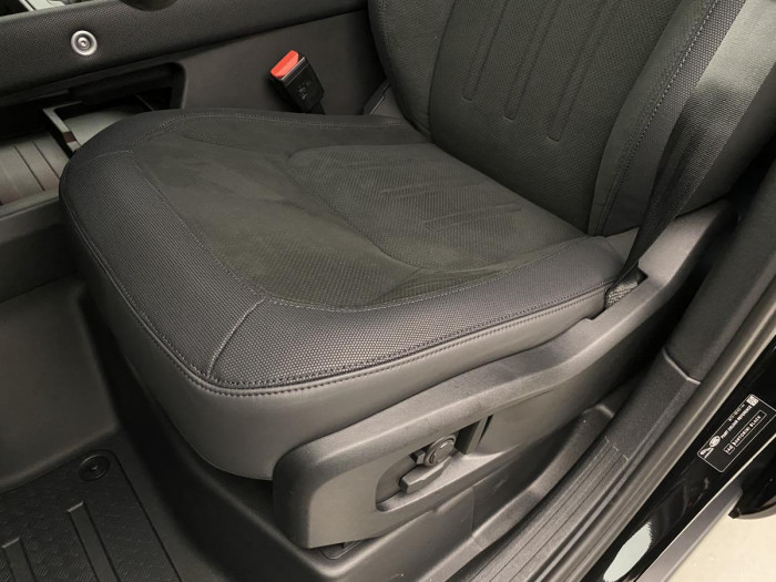 Land Rover Defender 110 V8 P525 AWD AUT REZERVACE 5.0 V8