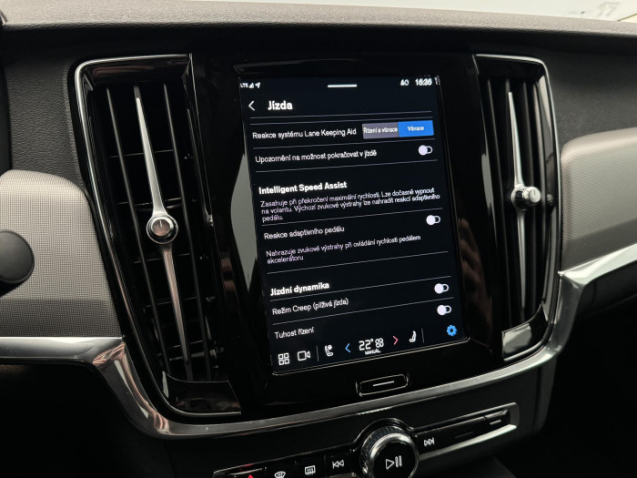 Volvo S90 T8 AWD RECHARGE AUT 1.maj.