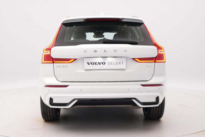 Volvo XC60 T8 AWD RECHARGE REZERVACE