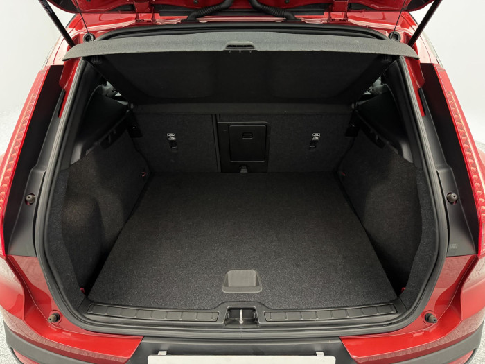 Volvo XC40 T3 MOMENTUM CZ 1. maj. 1.5 Momentum