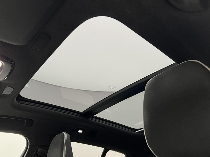 Volvo XC40 B3 ULTRA DARK AUT CZ 1.maj.