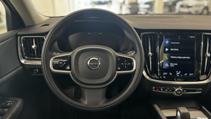 Volvo V60 CROSS COUNTRY B4 REZERVACE