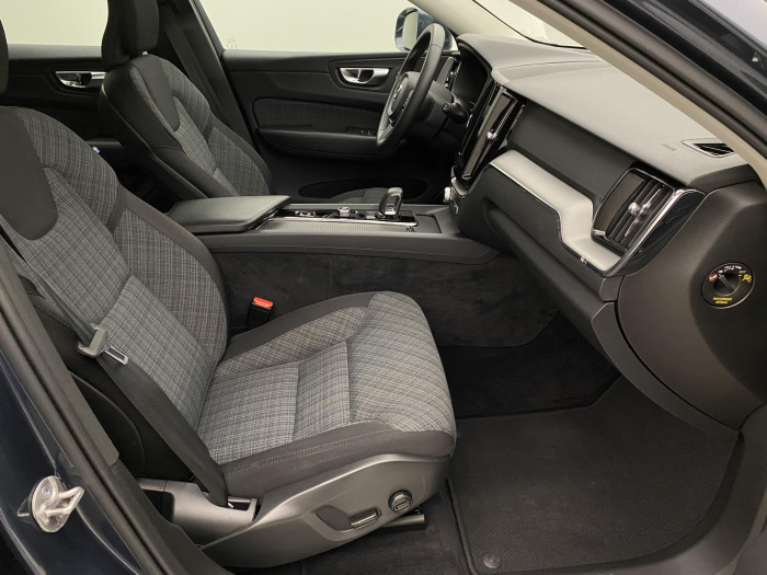 Volvo XC60 B4 CORE AUT CZ 1.maj