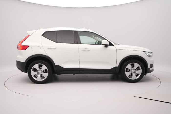 Volvo XC40 B4 MOMENTUM AUT CZ 2.0 Momentum