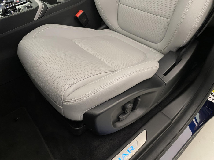 Jaguar E-Pace P250 SE  R-DYNAMIC REZERVACE 2.0 SE Dynamic