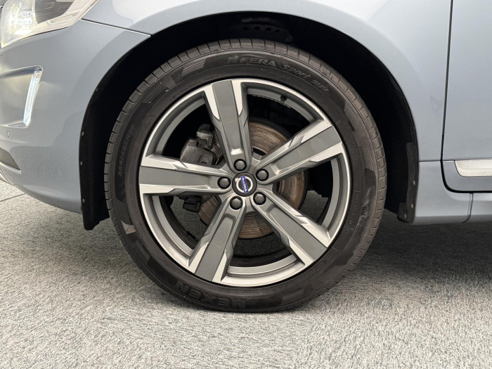 Volvo XC60 D4 AWD MOMENTUM AUT 2.4 d Momentum