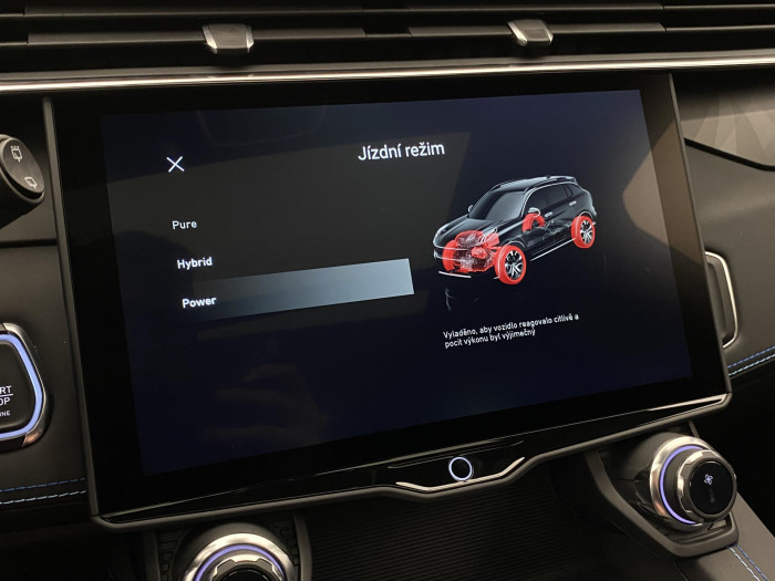 Lynk & Co 01 PHEV DCT AUT 1.maj REZERVACE