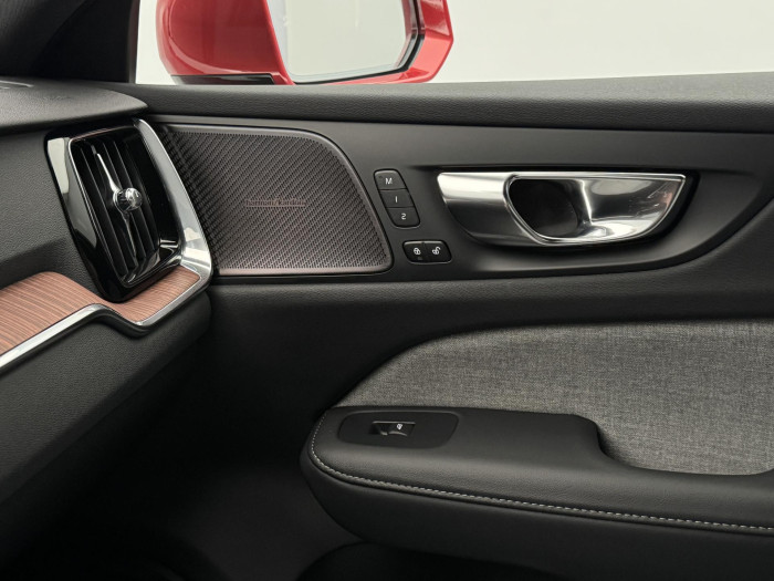 Volvo V60 T8 AWD INSCRIPTION
